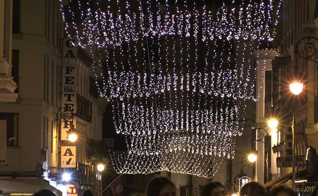 León encuentra solución para la iluminación navideña de la calle Ancha, pero Ordoño II y Guzmán siguen 'a oscuras'