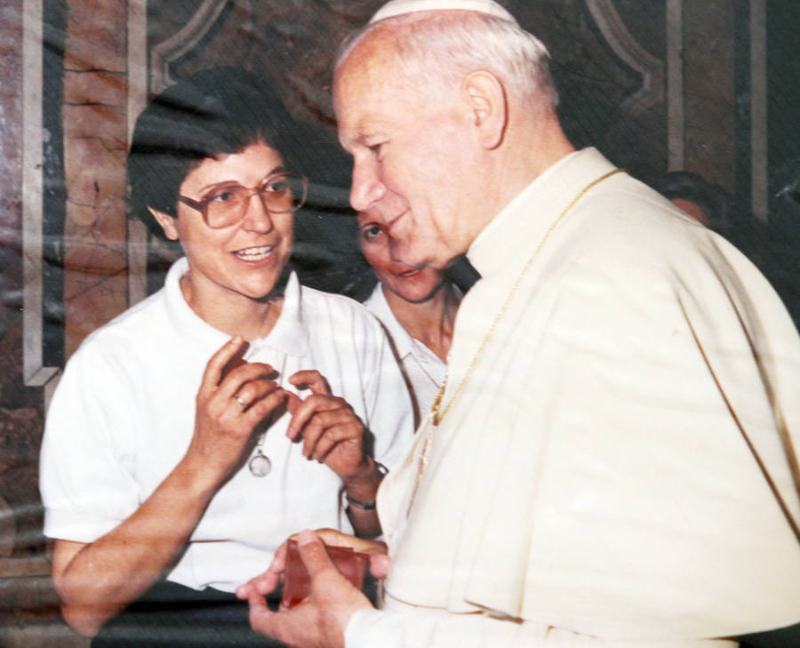 Esther y Cari, orgullo misionero