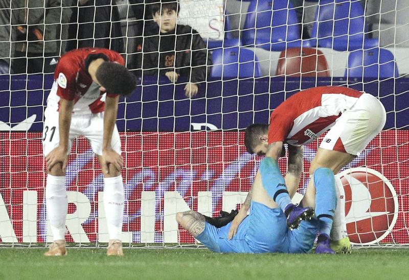 El Levante hunde un poco más al Athletic