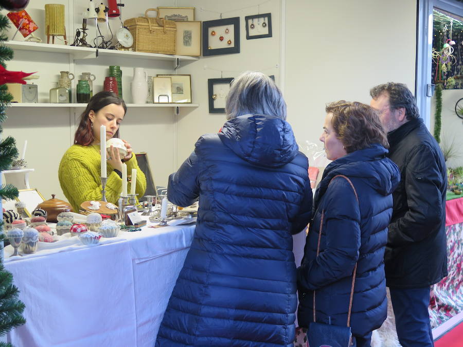 Inauguración de la la I Feria de Artesanía y Regalo Navideño