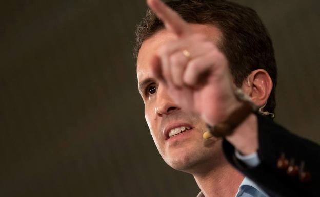 Casado busca una alianza global con Rivera para gobernar en España «en seis meses o un año»