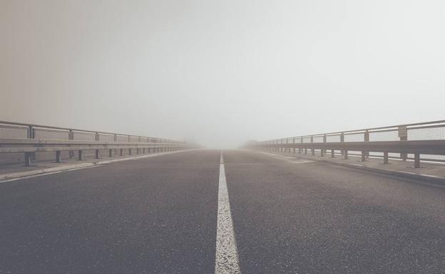 La niebla afecta a la visibilidad de los conductores en tres tramos de autovía en León