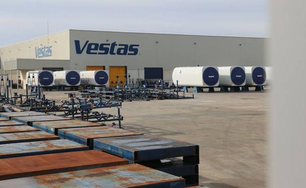 El 'caso Vestas' lleva al Gobierno a obligar a las industrias que reciban ayudas a mantener su actividad durante tres años