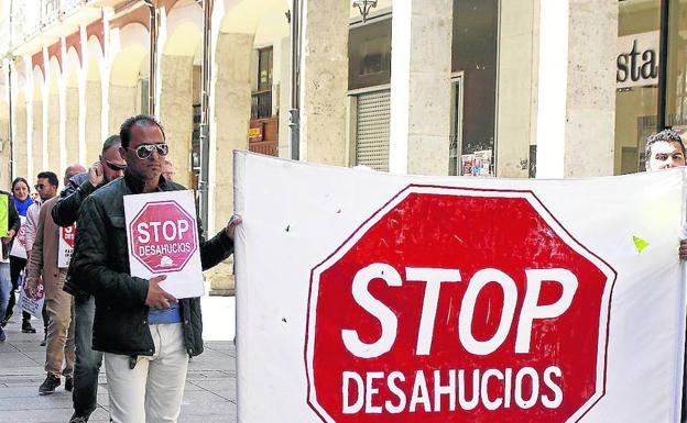 El impago del alquiler de la vivienda provoca más de 1.500 desahucios al año