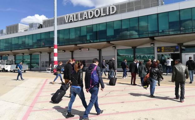 Los aeropuertos de Valladolid, León y Burgos ganan pasajeros hasta noviembre, mientras que Salamanca pierde un 2,6%