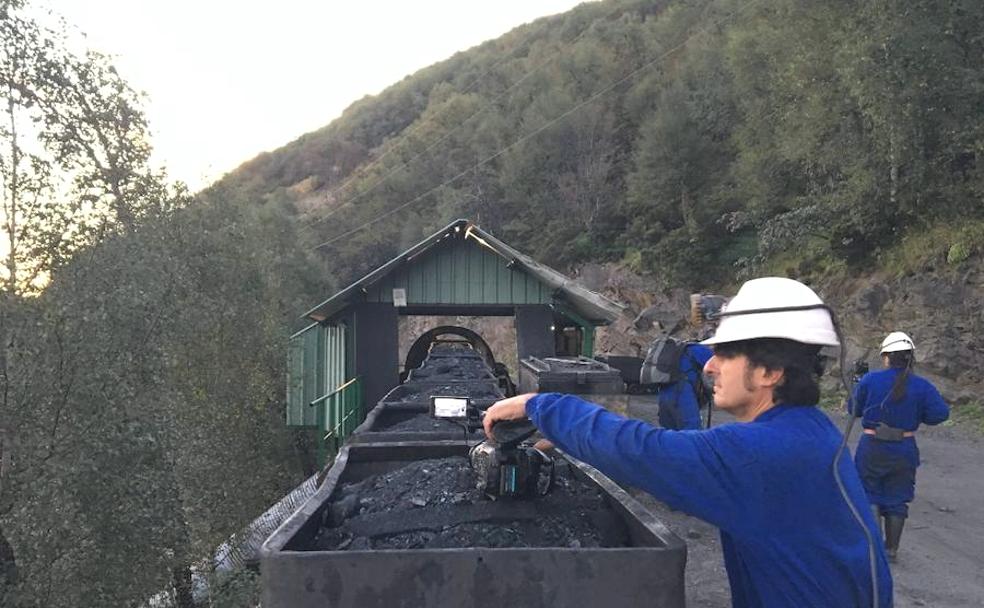 Quique Peinado: «Estar una hora en la mina quita mucha tontería»