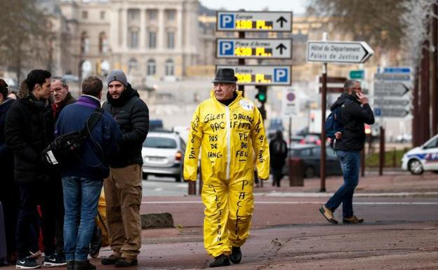 Un muerto en una vía bloqueada por los 'chalecos amarillos' en Francia
