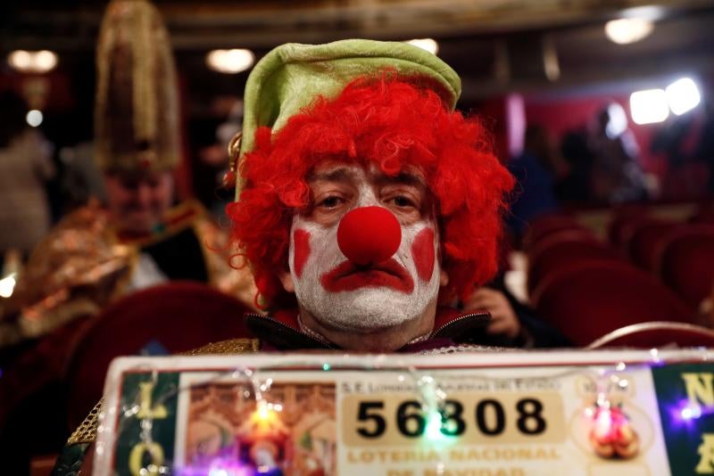 Gran ambiente en el Teatro Real para el Sorteo de Navidad