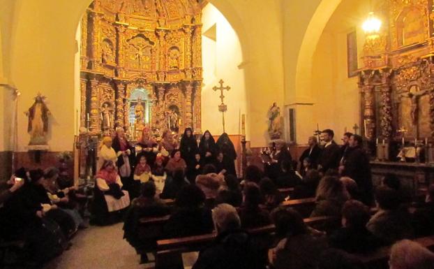 Llamas de la Ribera ensalza la Navidad con el canto del Ramo Leonés