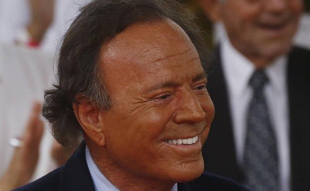 El juicio de paternidad contra Julio Iglesias será el 4 de marzo en Valencia