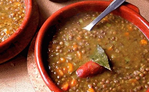 Un total de 2.000 raciones de lentejas solidarias cierran el año de la capitalidad gastronómica de León