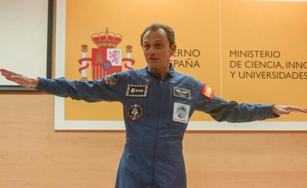 Pedro Duque vuelve a vestirse de astronauta