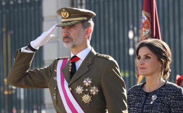 El Rey reivindica la bandera como símbolo «de todos» en la Pascua Militar