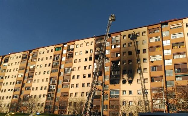 Una sobrecarga eléctrica en un piso ocupado causó la tragedia en Badalona