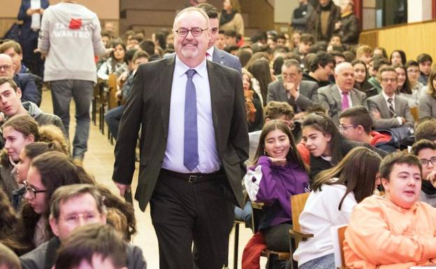 Fernando Rey recalca el compromiso de la Junta por equiparar las tasas universitarias a la media del país