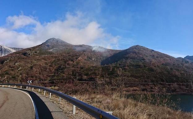 Efectivos de la Junta se movilizan para atajar seis incendios en distintas zonas de la provincia