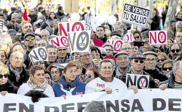 La marea blanca vuelve a Valladolid con la falta de médicos y presupuestos como prioridad