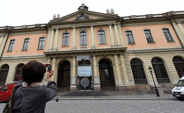 Regresan a la Academia Sueca los dos miembros que la dejaron por los escándalo