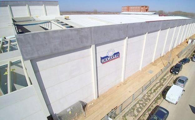 Embutidos Rodríguez ve un «chantaje» los paros convocados por CC.OO. y recuerda los «graves daños» que harán a la comarca