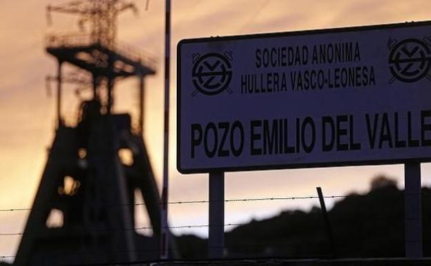 Los vigilantes del pozo Emilio imputados apuntan al fallecimiento de su compañero como la prueba de que el accidente fue imprevisible