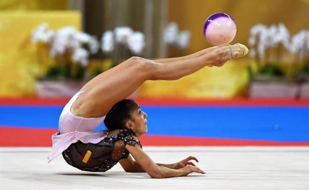 Sara Llana inicia la temporada compitiendo en las filas de un club italiano