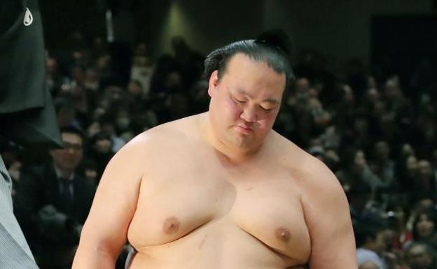 El último gran campeón de sumo japonés se retira
