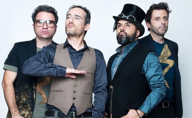 Love of Lesbian: «En este espectáculo buscamos que la gente no se levante del asiento»