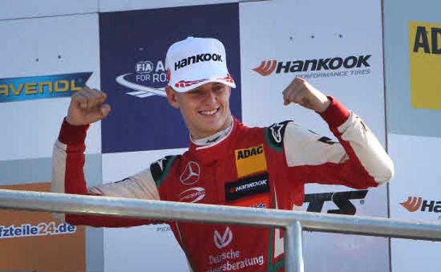 Ferrari ficha al príncipe Schumacher