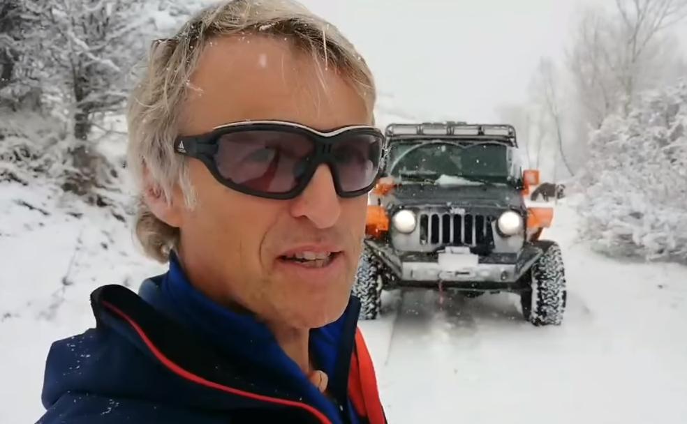 Calleja, León, su jeep y la nieve, la combinación perfecta