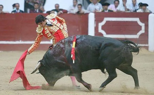Investigan la agenda del torero Perera con un pago en 'efectivo' de 36.000 euros en la plaza de toros de León