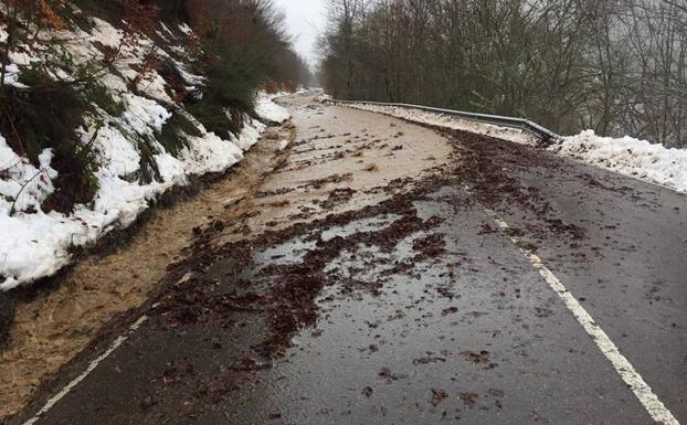 Problemas en Valdeón con la crecida del río Cares