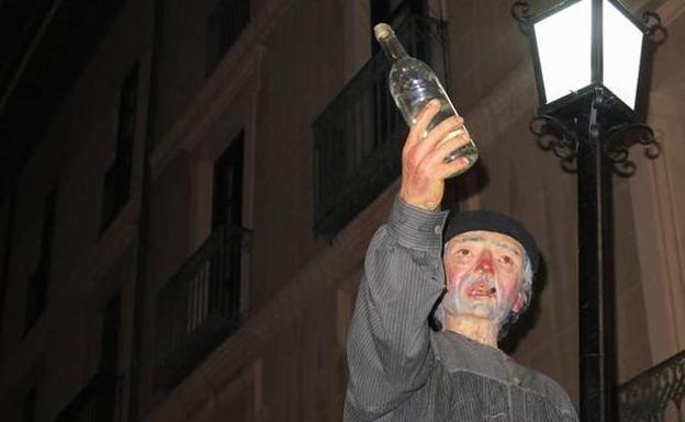 La Cofradía de Genarín evitará la plaza del Grano para que si no participan «no se junten a beber»