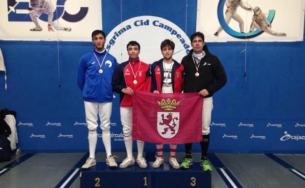 Ocho medallas para la Sala de Esgrima de León en Burgos