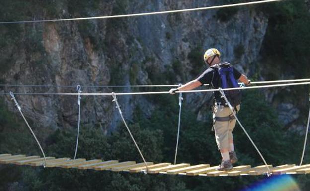 La Vía Ferrata de Valdeón, entre las más vertiginosas de España