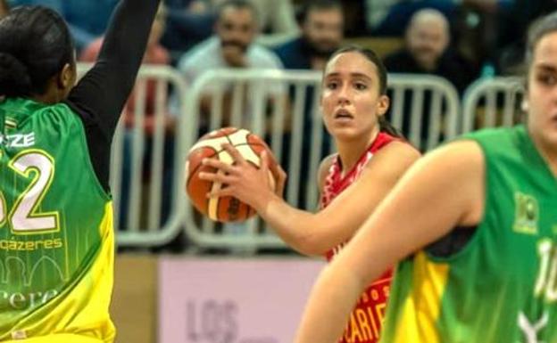 Laura Herrera cree que el Embutidos Pajariel «gestiona mejor los finales»