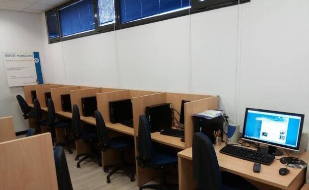 Más de un centenar de personas participaron en los talleres de informática del Aula de Nuevas Tecnologías de San Andrés