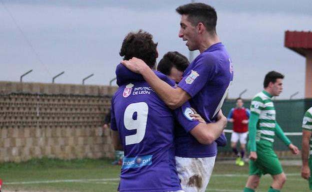 Un derbi y dos duelos complicados en Tercera