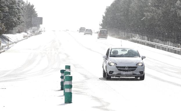 La DGT recomienda no circular por carreteras del tercio norte por fuerte viento, nieve y lluvia