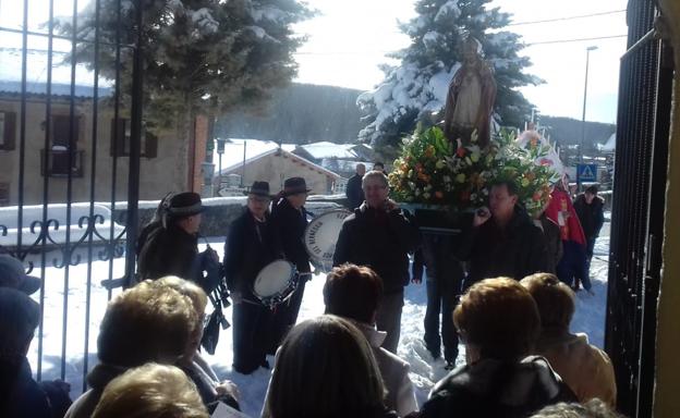 Garrafe celebra San Blas entre la nieve