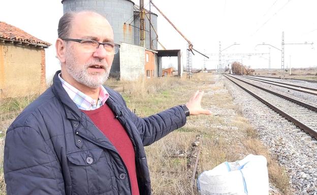 'Teo' Martínez, el alcalde que 'creó' Villadangos, deja la política y abre la puerta al relevo