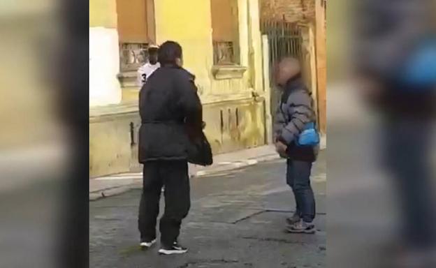 Fiscalía y defensa pactan cinco años de prisión para el autor del apuñalamiento en la pelea entre indigentes junto a la Plaza Mayor