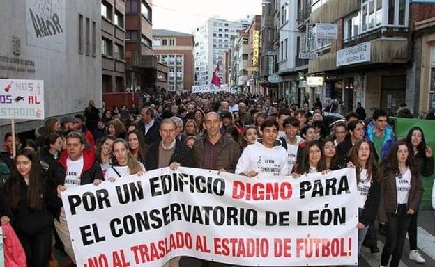 'Por un conservatorio digno' denuncia la falta de previsión en el edificio de León y lo compara con Zamora