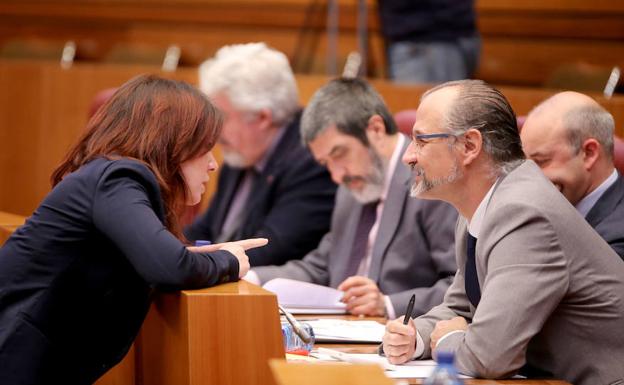 El PP rechaza el modelo de cocinas in situ en los centros públicos que pide toda la oposición