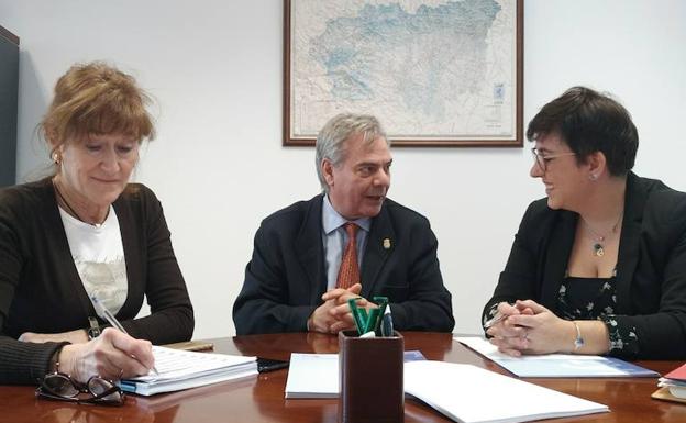 La alcaldesa de San Andrés del Rabanedo traslada al Gerente de Atención Primaria las inquietudes sanitarias del barrio de Pinilla