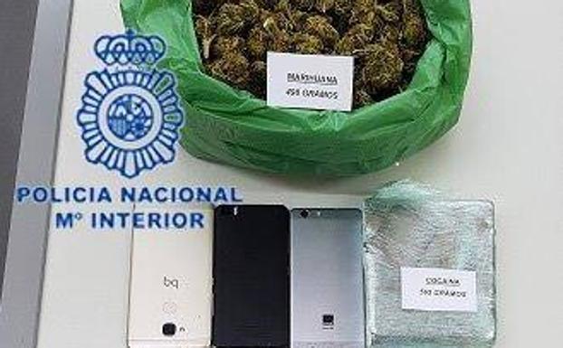 Detenida una pareja por tráfico de drogas en León tras una maniobra de conducción extraña y un fuerte olor a marihuana en el coche