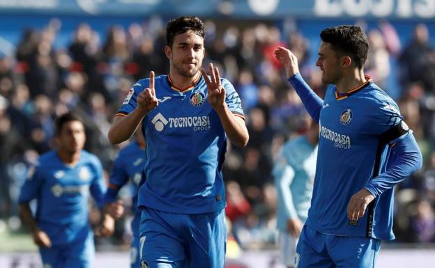 El Getafe sufre para ganar a un Celta con diez jugadores