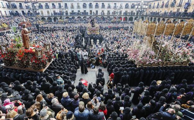 La Semana Santa de León desembarca en Portugal para promocionarse en el país vecino