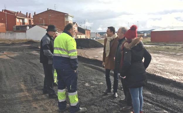 El Ayuntamiento de León ejecuta obras de mejora en Cantamilanos y Armunia acordadas con los vecinos