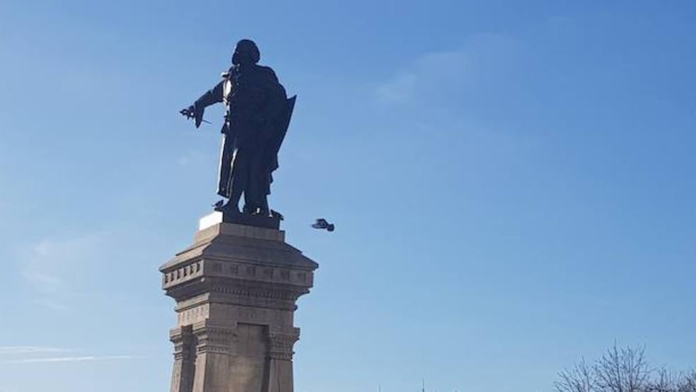 Guzmán luce nueva armadura