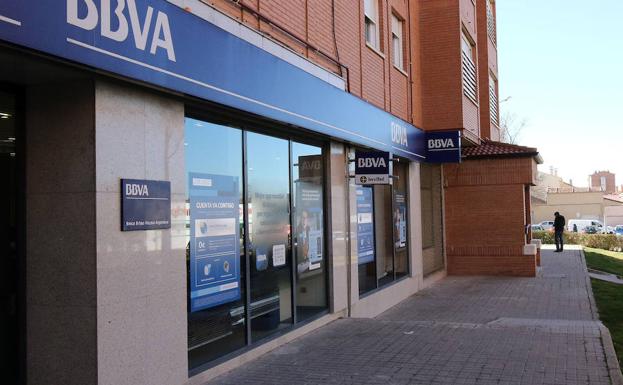 Atraca a punta de pistola la sucursal del BBVA en La Albuera y se lleva 85 euros